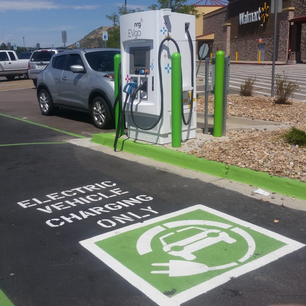 Walmart gets EVgo electric car charging stations